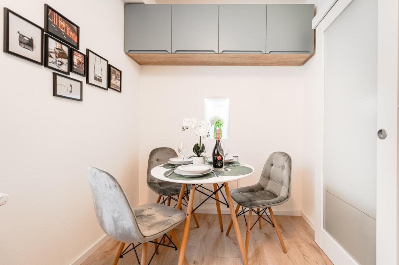 Central Athena Studio - Inima Pietei Unirii - By Openhouse Apartments Timişoara Eksteriør billede
